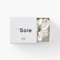 Beauté ivoire mulberry silk scrunchie