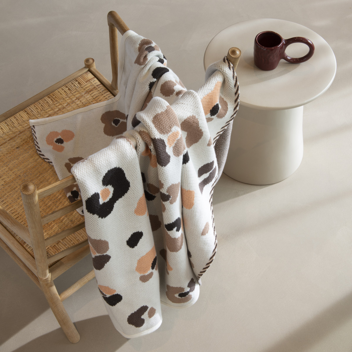 Ysée ivory jacquard knit cotton throw