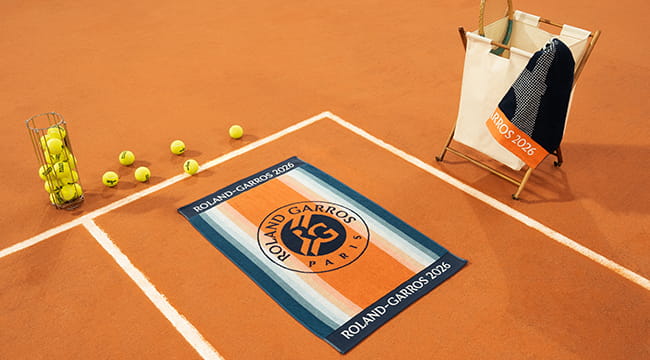 Serviette de toilette coton bio joueur•se Roland-Garros 2026 marine / terre battue